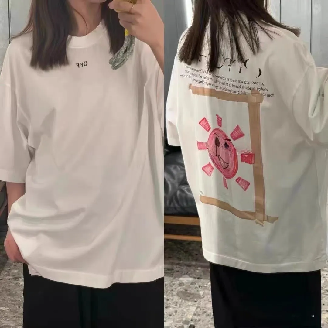 🎀Hot model pictures🎀Top tested version OFF-WHI* 25SS new printed short-sleeved, loose fit, same style as male and female couple stars American designer Virgil Abloh single-handedly founded the luxury street brand Off-White based on the pop culture of the younger generation. Walking between street culture and high-end fashion, contemporary elements are used to interpret youth culture, and fine workmanship is used to interpret trendy clothing. Photos, paintings and eye-catching graphic printing are all sources of inspiration for the designer. 32 counts of 260g double yarn pure cotton fabric, the printing uses Kornit digital direct injection technology, and the picture is clear. The white glue base ensures the firmness of the printing, and machine washing is stress-free - 1:1 original mold opening, ZP development, perfectly restored to the original version, produced by a large factory, not produced by a small factory on the market, fine wiring, top-notch craftsmanship, welcome to compare - A full set of customized accessories for collar labels, hang tags, and wash water labels - Exclusive logo packaging - No matter age, body shape or gender, it is very suitable for both men and women. All details are real photos, buy with confidence. Color: White Size: S-XL P;120